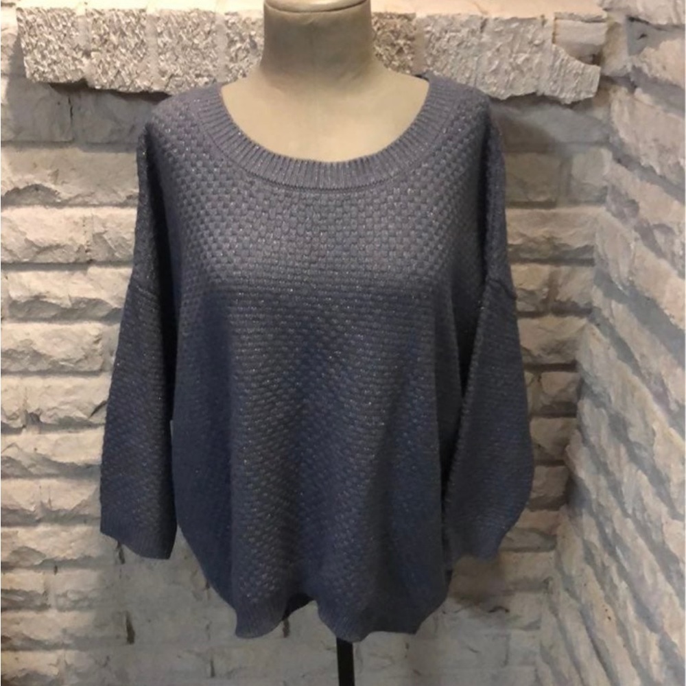 Sweater Bundle Size Small - image 8